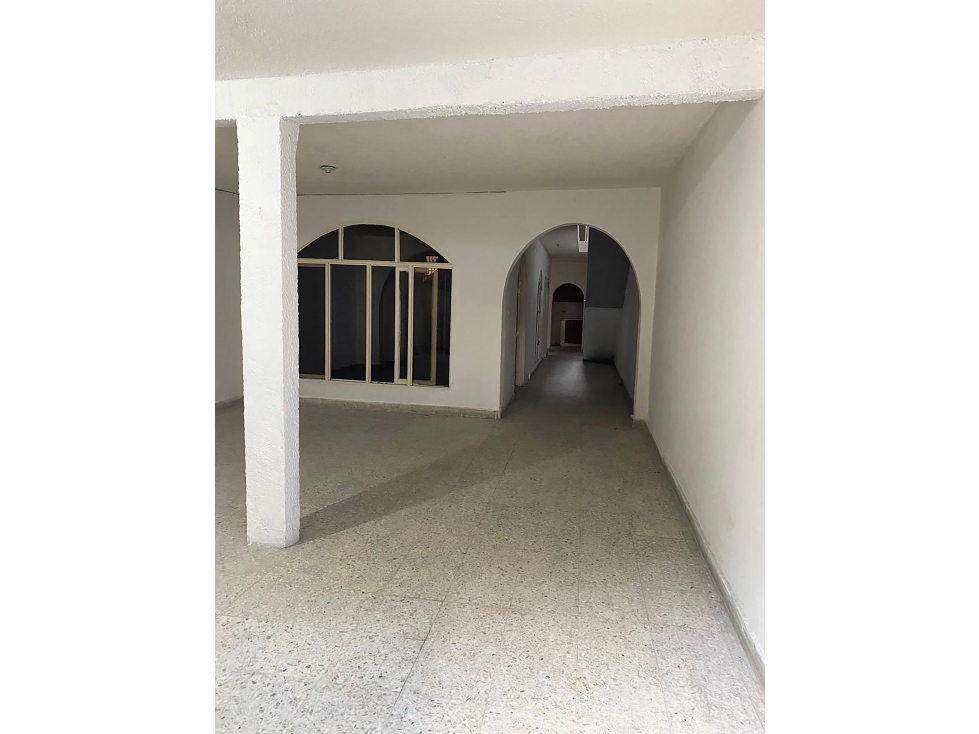 SE VENDE CASA AMPLIA EN URIBE EXCELENTE UBICACIÓN — foto 2