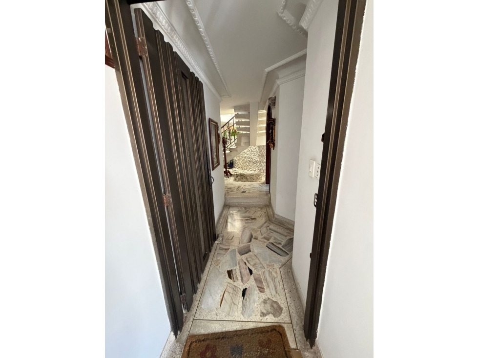 SE VENDE HERMOSA CASA EN LAS MERCEDES — foto 3