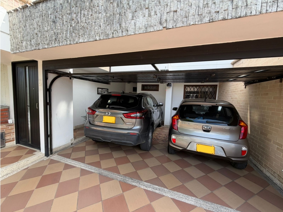 SE VENDE HERMOSA CASA EN LAS MERCEDES — foto 4