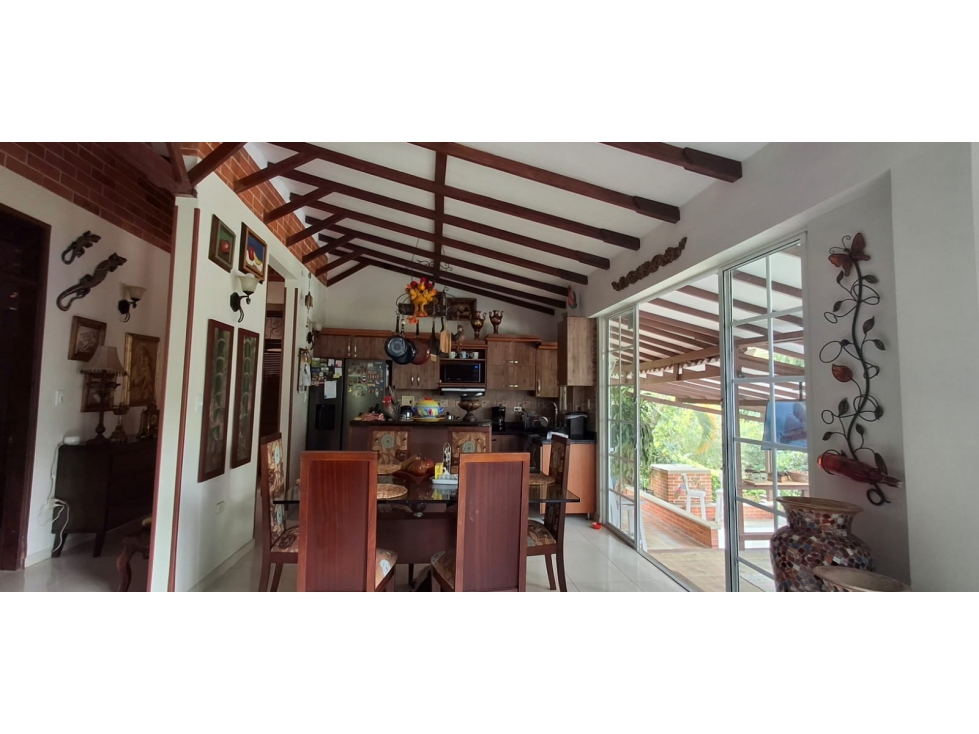 Se vende casa campestre en Cerritos