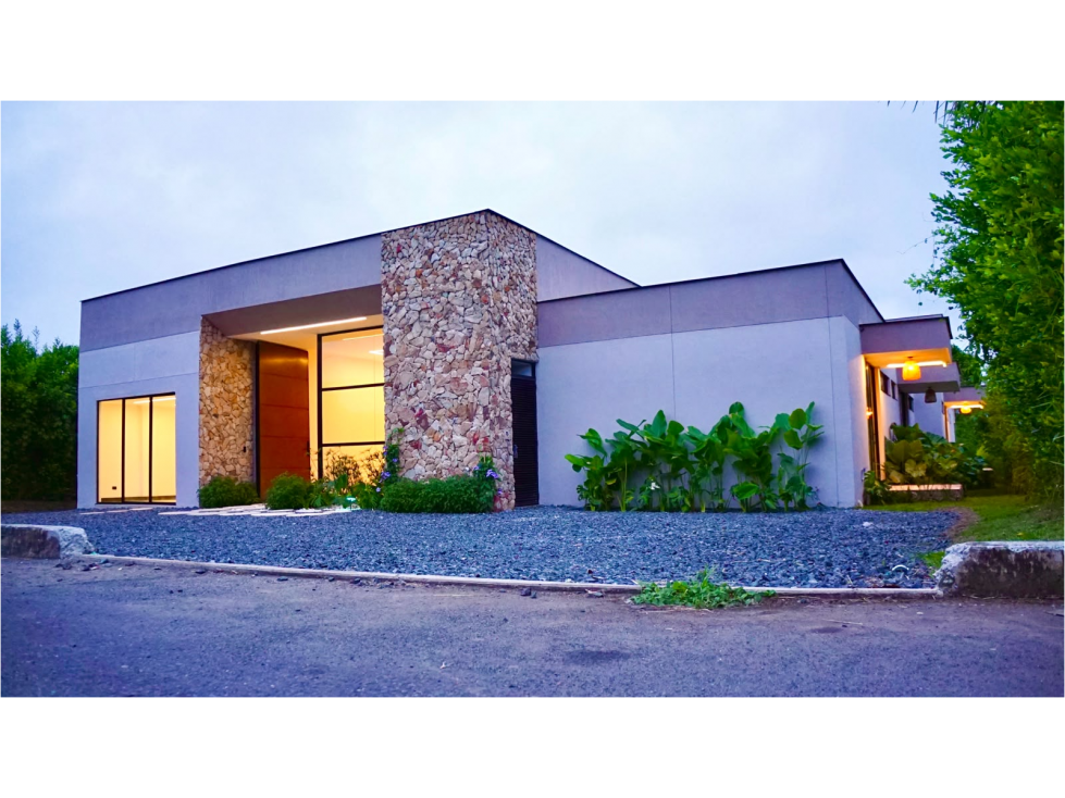 Se vende casa campestre en Cerritos entrada 11 sector La Elita