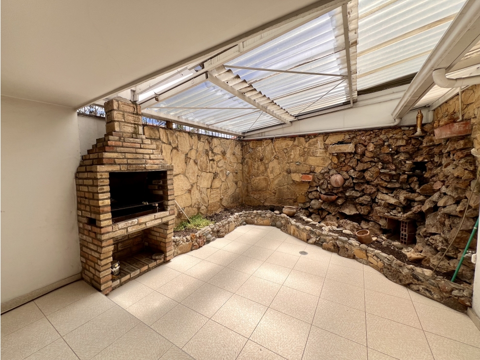 Venta Casa La Alahambra Bogotá — foto 3
