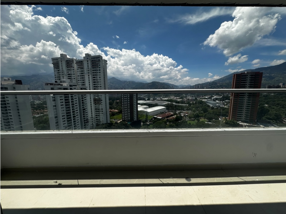 Apartamento Amplio en Venta en Itagüí Suramérica — foto 2