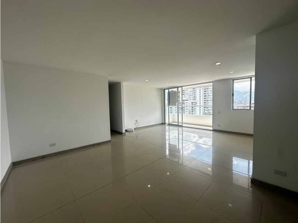 Apartamento Amplio en Venta en Itagüí Suramérica
