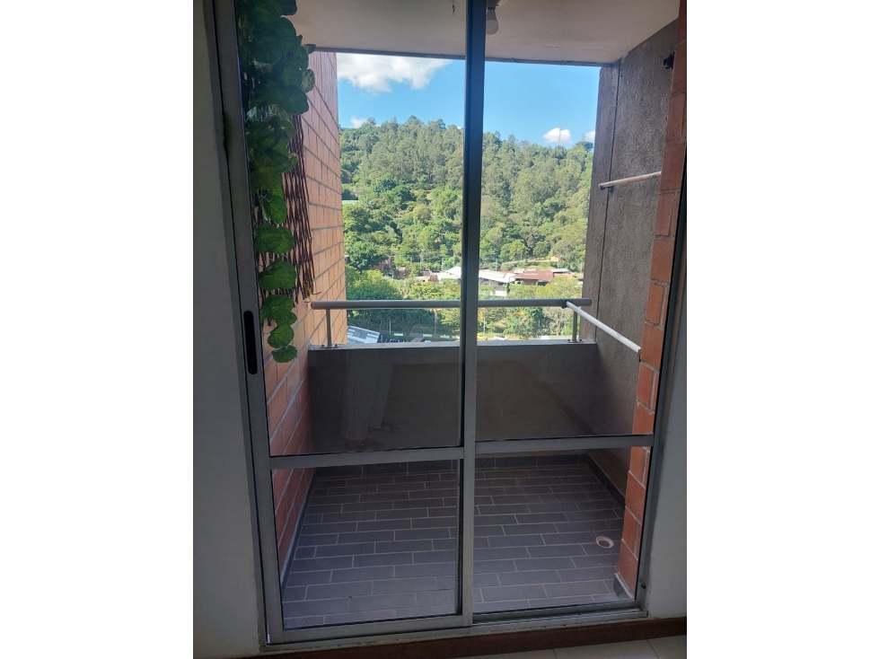 APARTAMENTO EN VENTA EN LAURELES SECTOR COLORES — foto 3