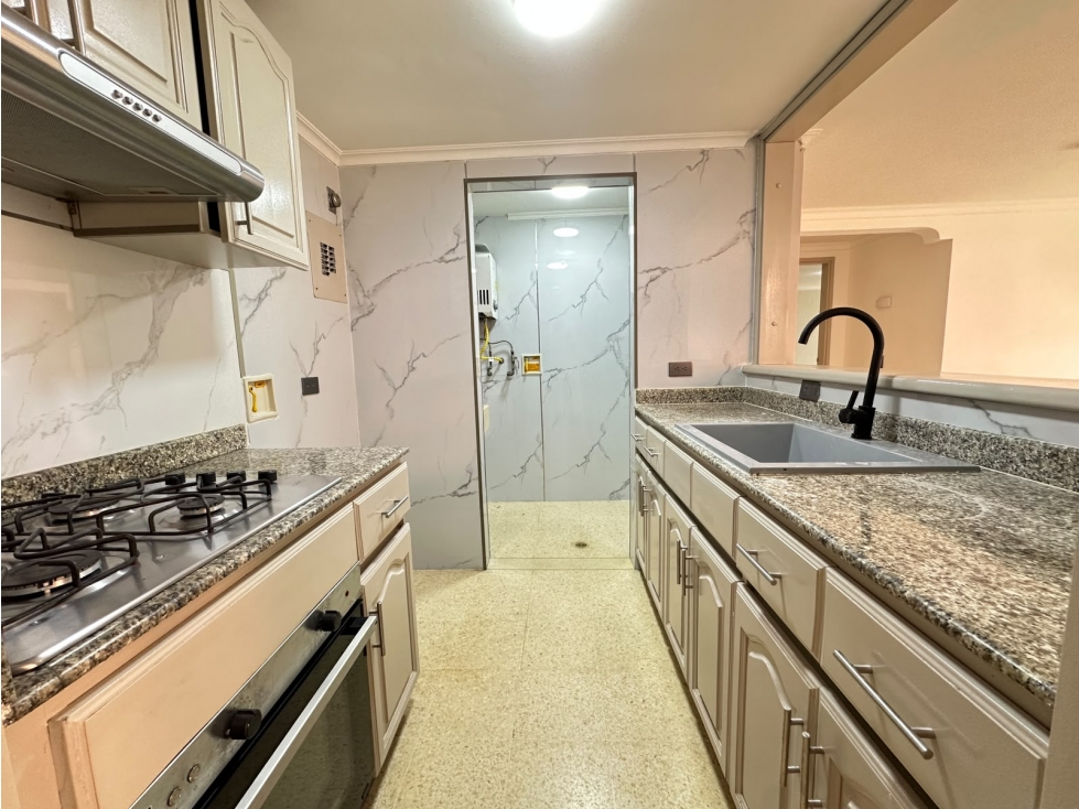Arriendo apartamento en el poblado Medellín — foto 2