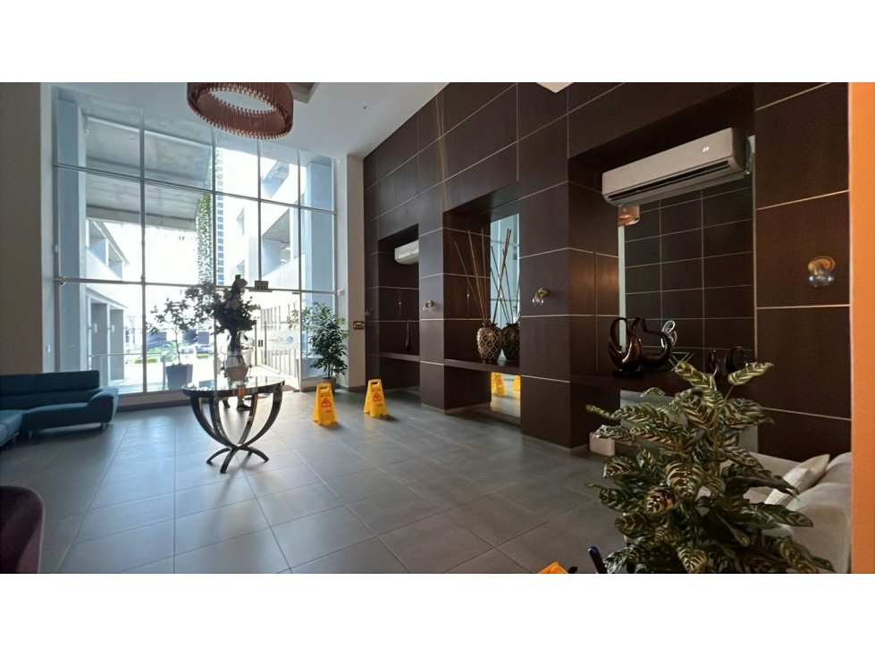 Apartamento en venta en Vía España | 2 rec, balcón y piscina — foto 6