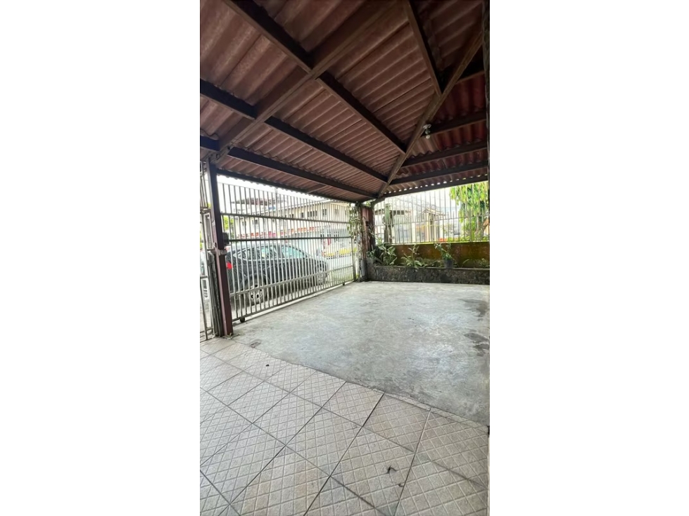 Casa en venta en La Chorrera | 302 m² frente a vía principal — foto 2