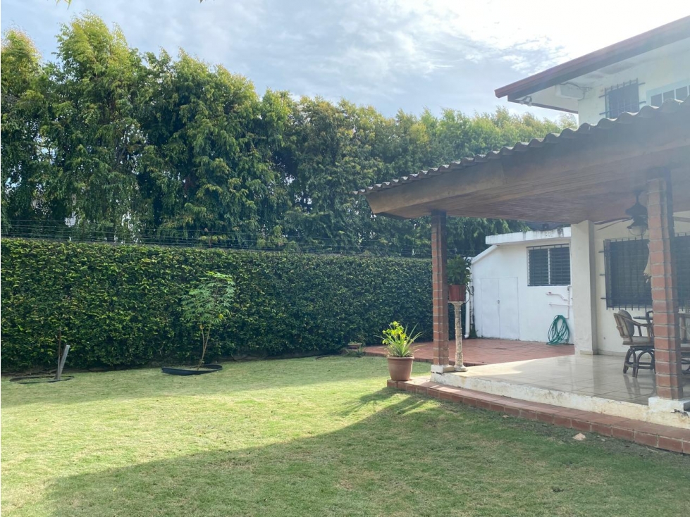 Vendo Residencia Ubicada en la Urbanización La Loma - 3