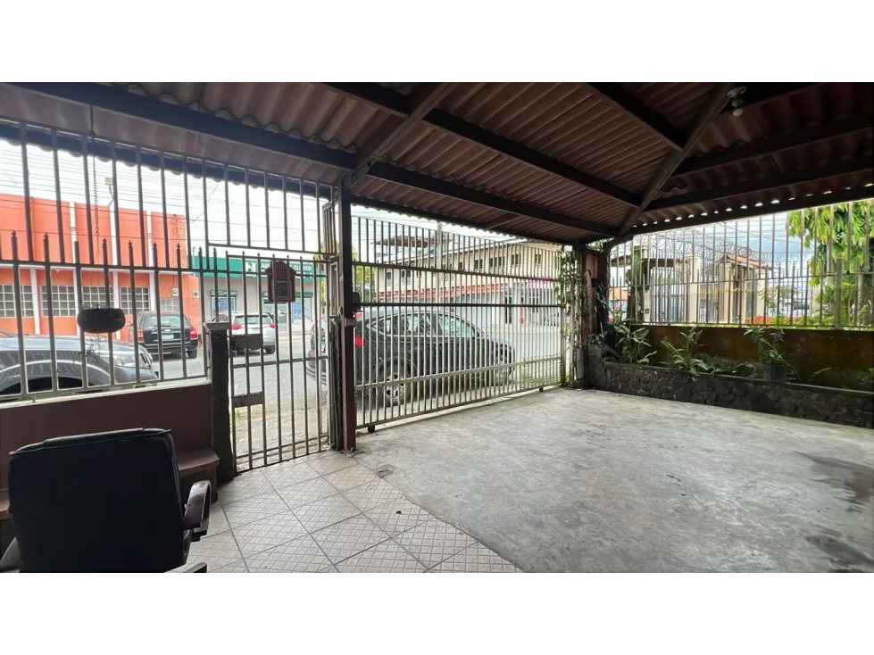 Casa en venta en La Chorrera | 302 m² frente a vía principal — foto 3