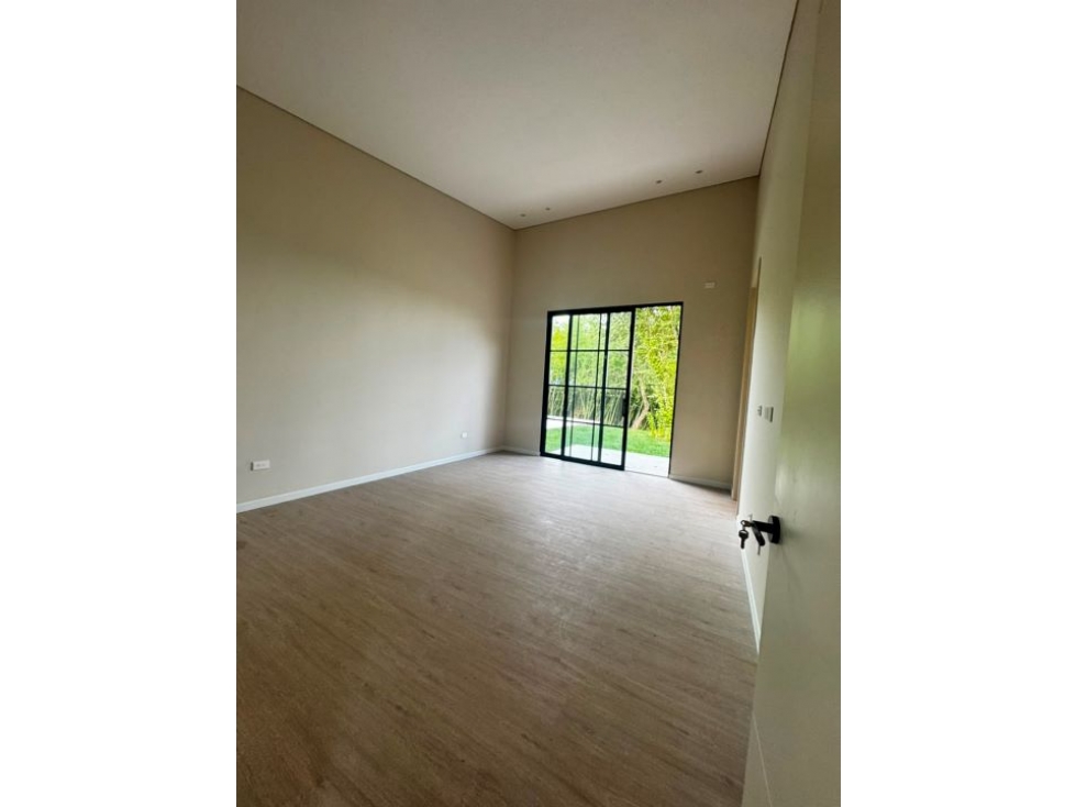 VENDO EXCLUSIVA CASA EN LAGUNA SECA