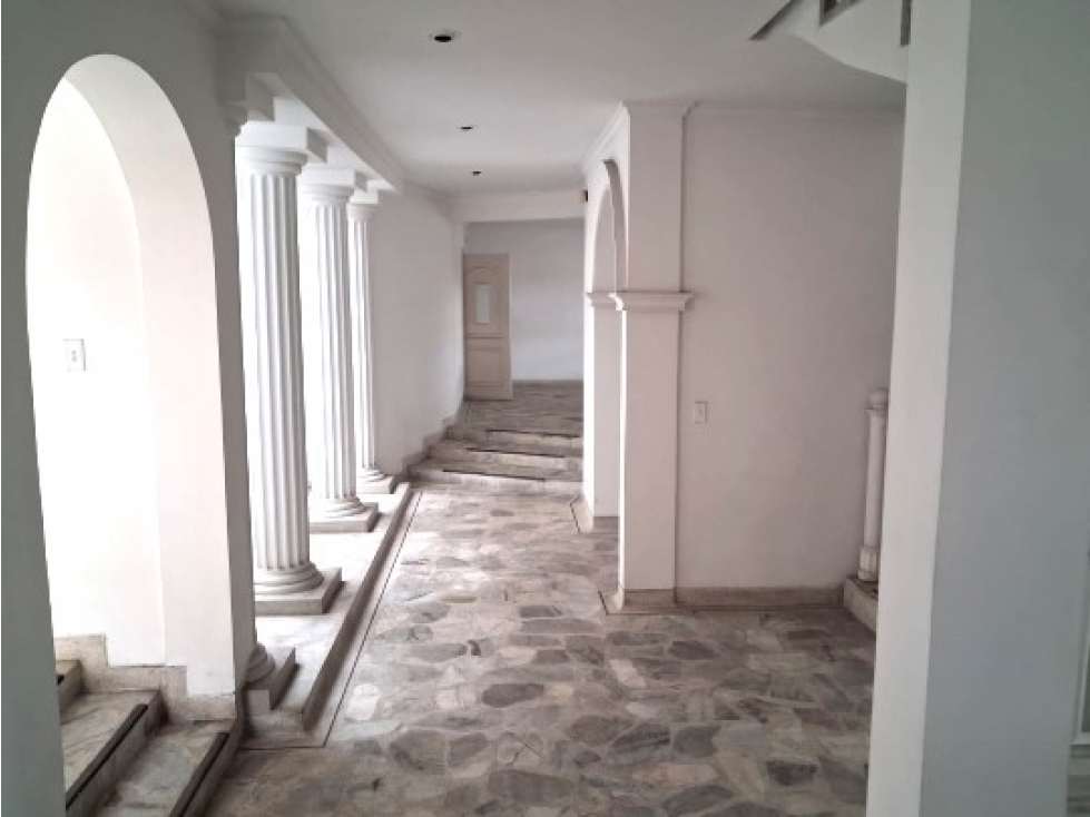 VENDO CASA EN ZONA COMERCIAL — foto 2