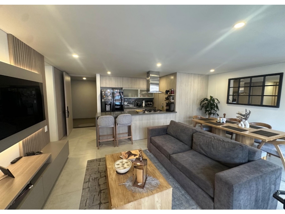 Espectacular Apartamento en Altos del Poblado. — foto 2