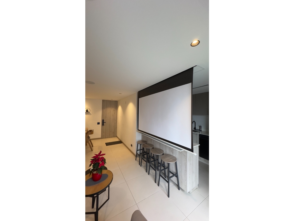APARTAMENTO MODERNO EN LOS COLORES — foto 2