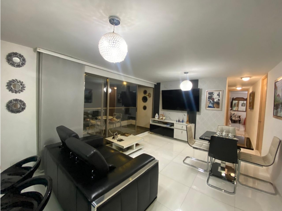 Arriendo apartamento amoblado Medellín sector Loma de los Bernal — foto 2