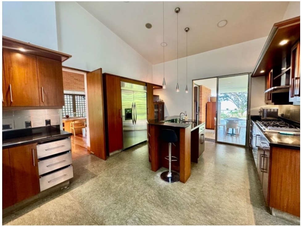 ESPECTACULAR CASA CAMPESTRE - EL TESORO - CON VIDTA A LA CIUDAD — foto 3