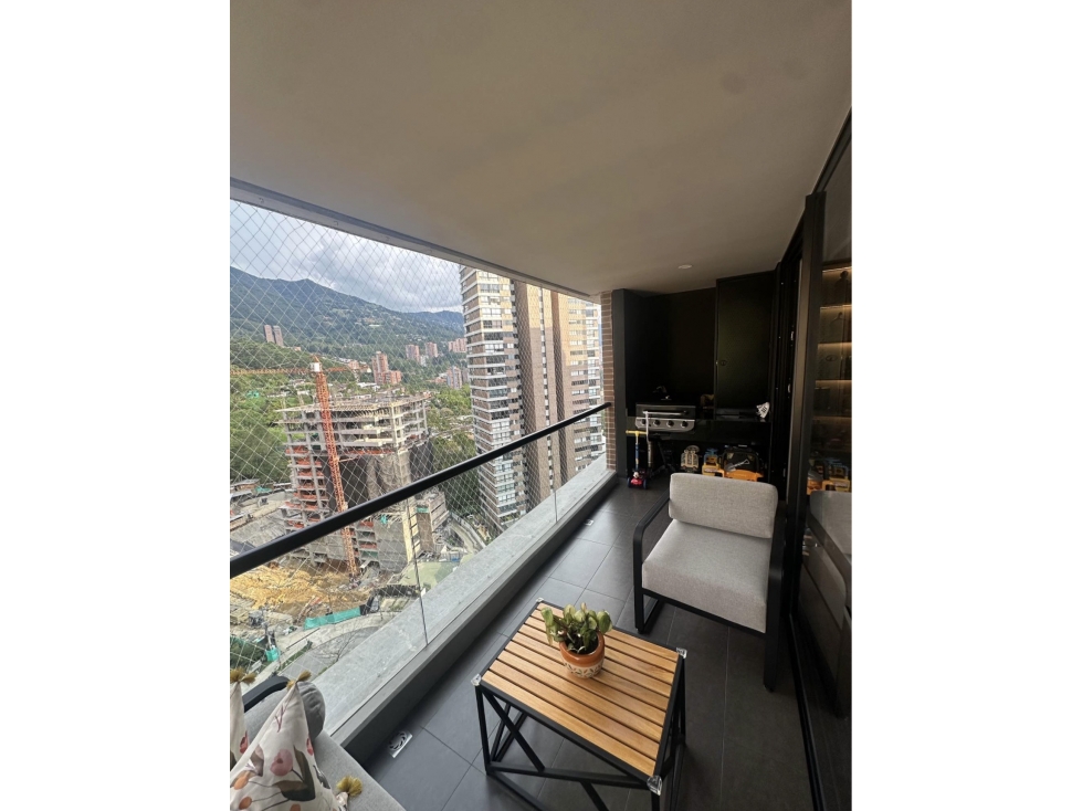 Espectacular Apartamento en Altos del Poblado. — foto 4