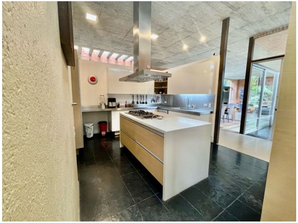 ESPECTACULAR CASA DE UN SOLO NIVEL CON PISCINA - VÍA LAS PALMAS — foto 4