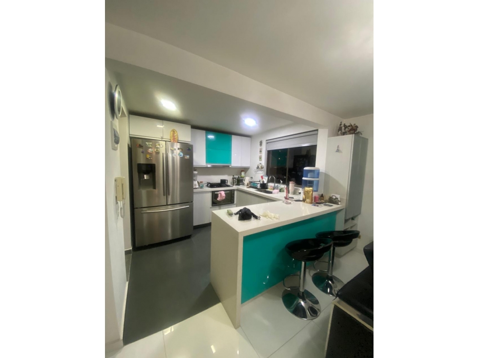 Arriendo apartamento amoblado Medellín sector Loma de los Bernal — foto 4