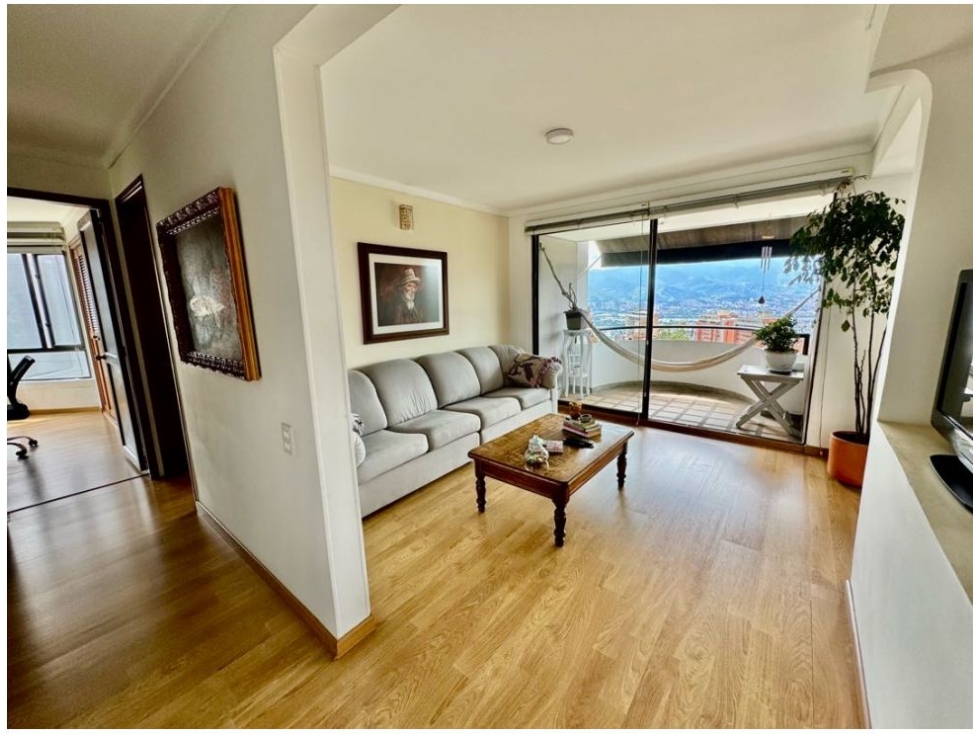 HERMOSO APARTAMENTO CERCA AL CC EL TESORO — foto 5