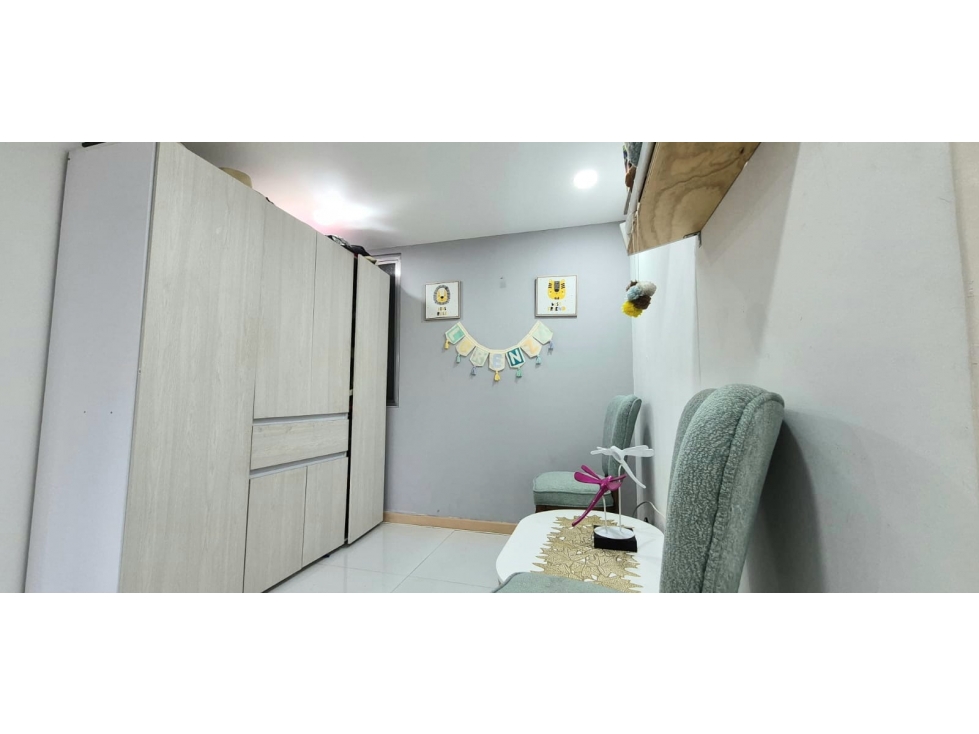 APTO en venta - LOS COLORES + parqueadero + cuarto util — foto 4