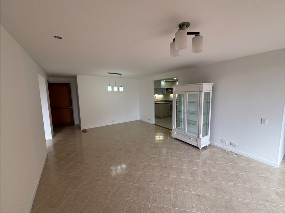 Apartamento en Envigado-Zúñiga 124 m² parqueadero y útil — foto 2