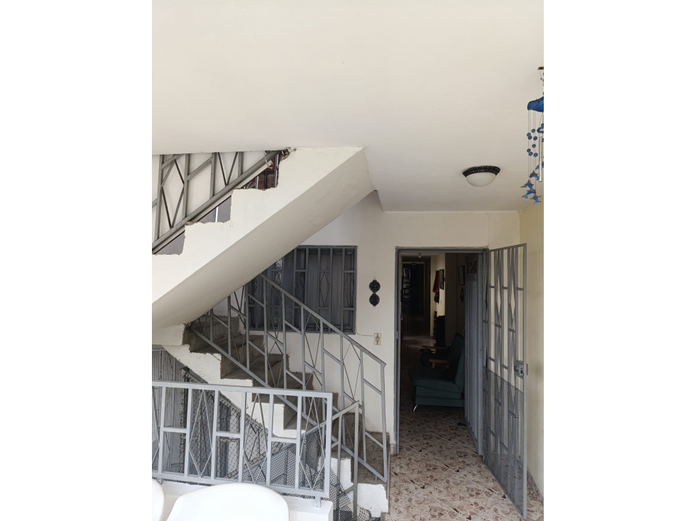 vendo apto 3 piso, Campo Valdes, con terraza para construir 2 pisos