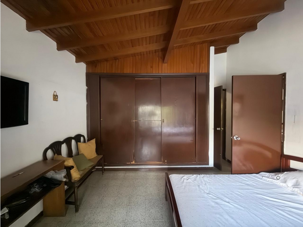 Casa con apartamentos independientes y aparta-garaje La Castellana — foto 6