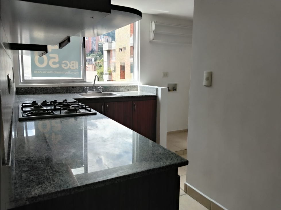 F.G. Apartamento con excelente ubicacion Poblado