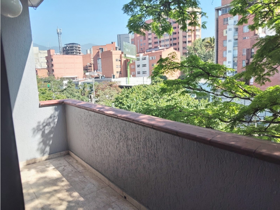 M.O.R. Vende apartamento de 98 m2 en Laureles
