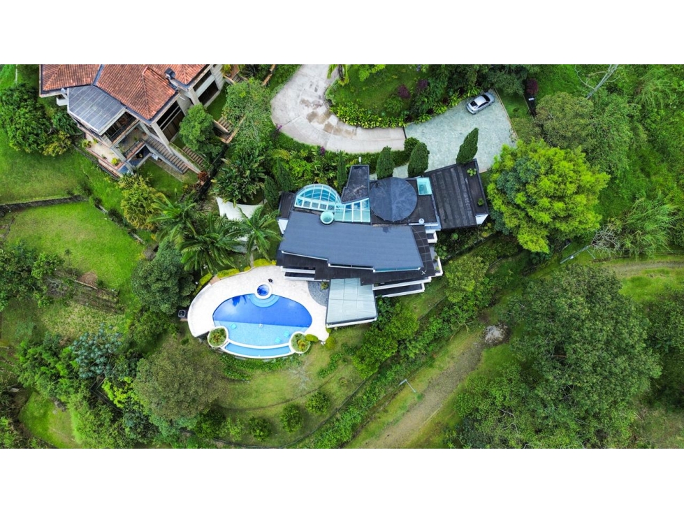 Mansión de Lujo en Venta y Renta con Vista Panorámica de Medellin