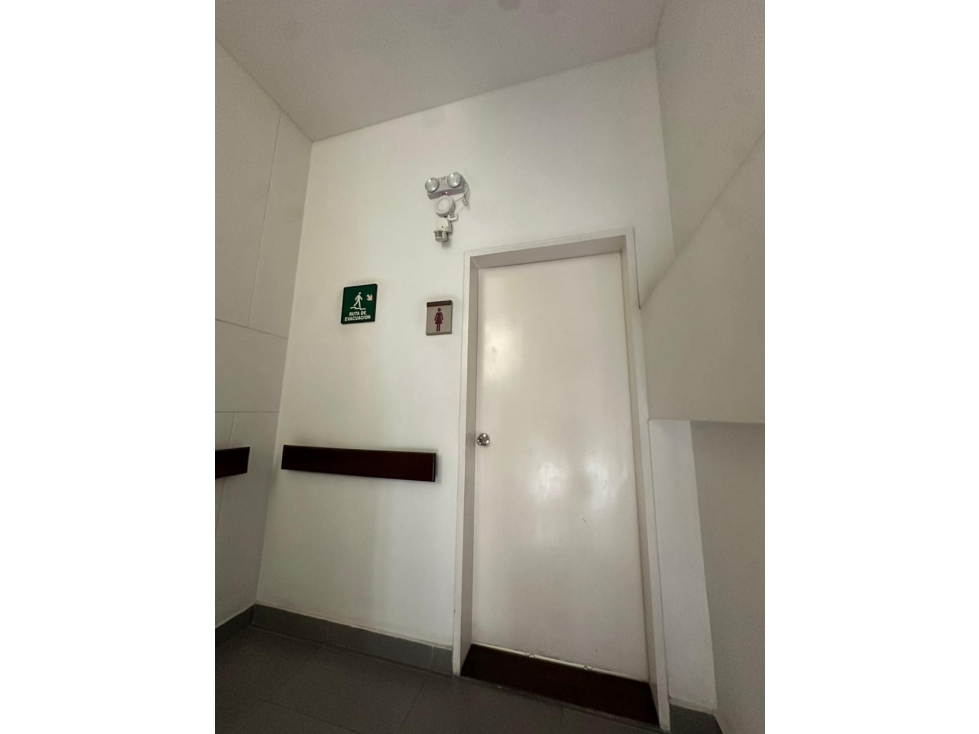 Oficina en Venta en La Aguacatala, PRECIO DE OPORTUNIDAD - 5