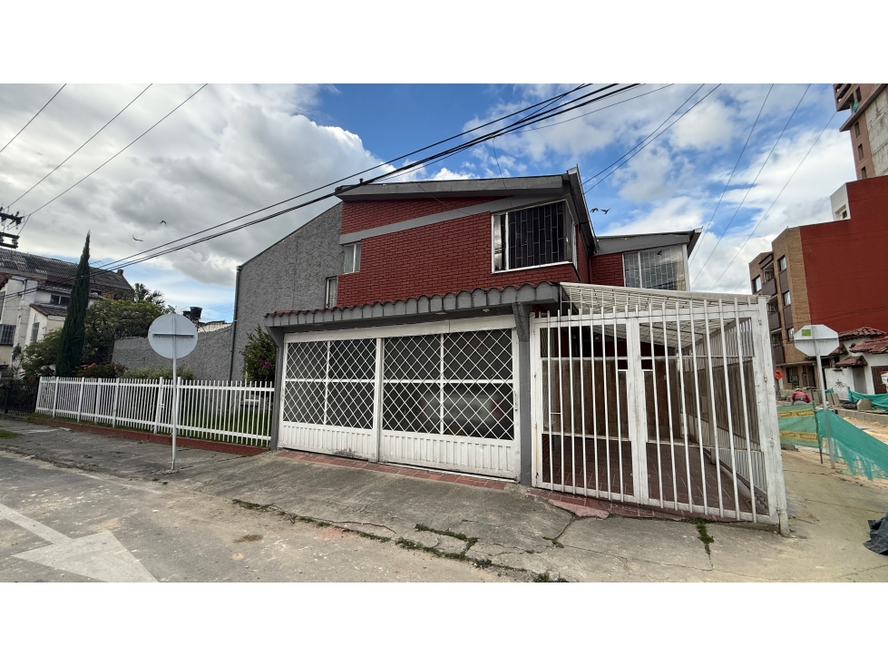 Lote esquinero en Teusaquillo | Renovación urbana | 220 m²