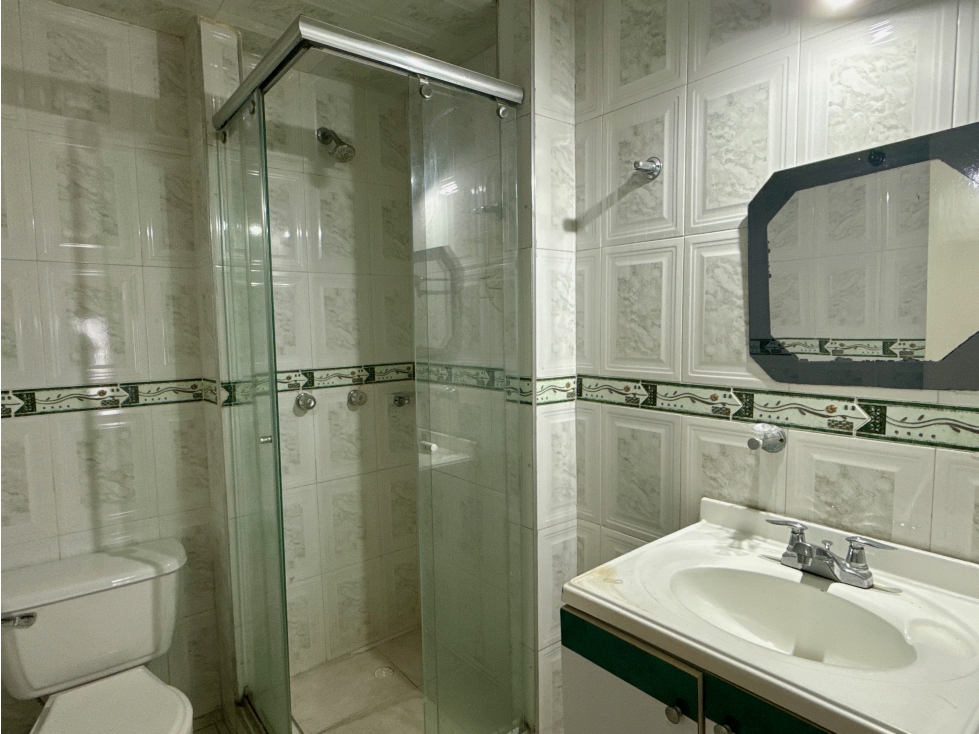 Lote esquinero en Teusaquillo | Renovación urbana | 220 m² — foto 4