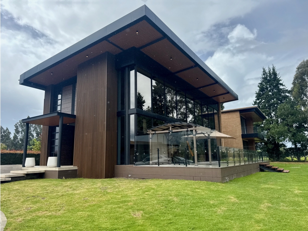 Casa contemporánea de lujo en Llano Grande Tenjo | Lote 4.400 m²