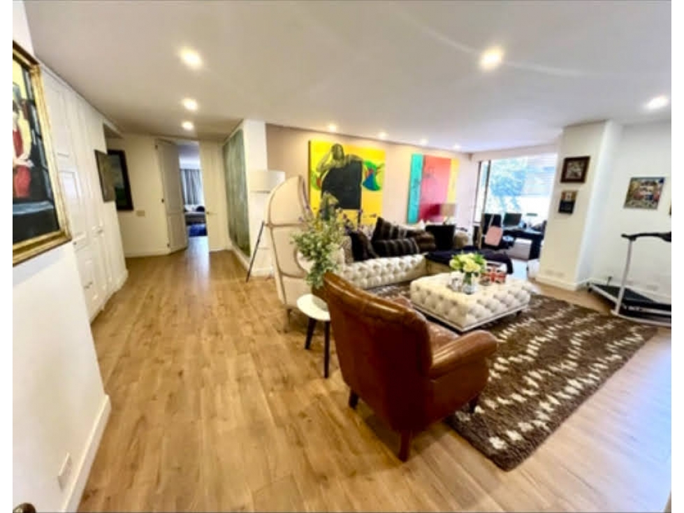 VENDO EXCLUSIVO APARTAMENTO REMODELADO EN LA CABRERA — foto 2