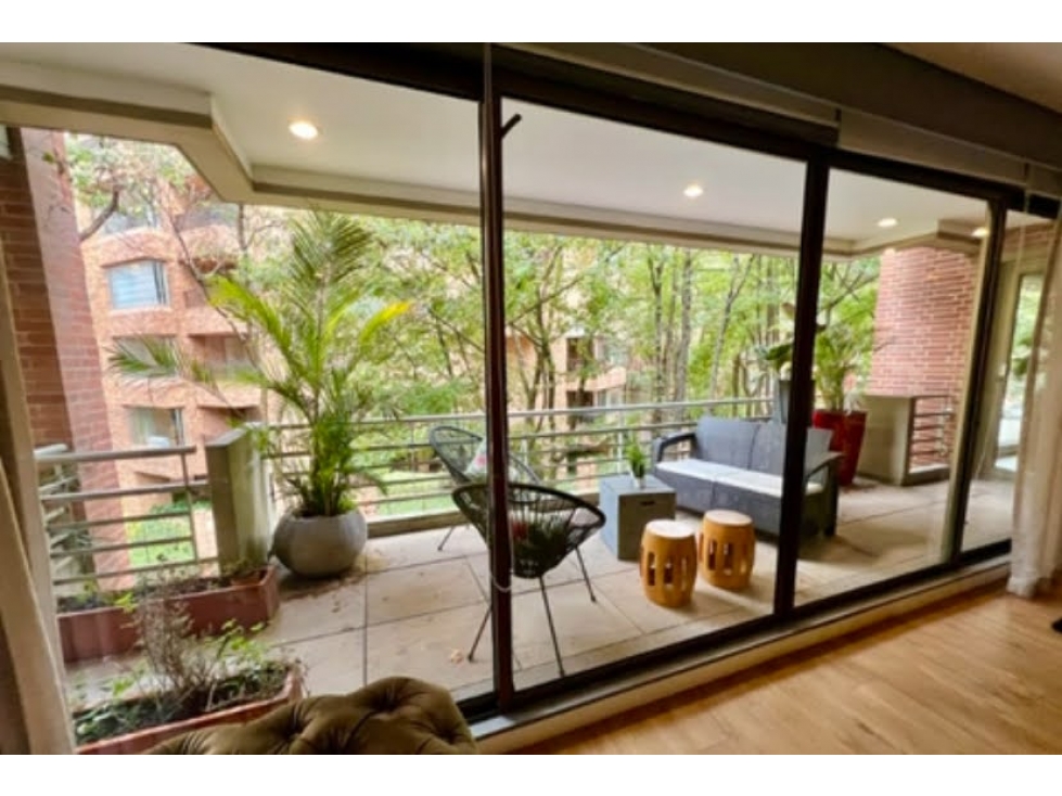 VENDO EXCLUSIVO APARTAMENTO REMODELADO EN LA CABRERA