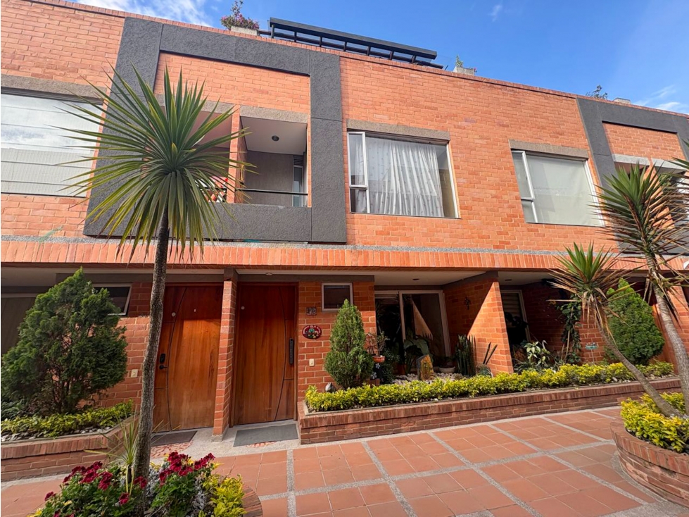 VENTA CASA EN COTA 223 M2 PORTAL DE MARSELLA