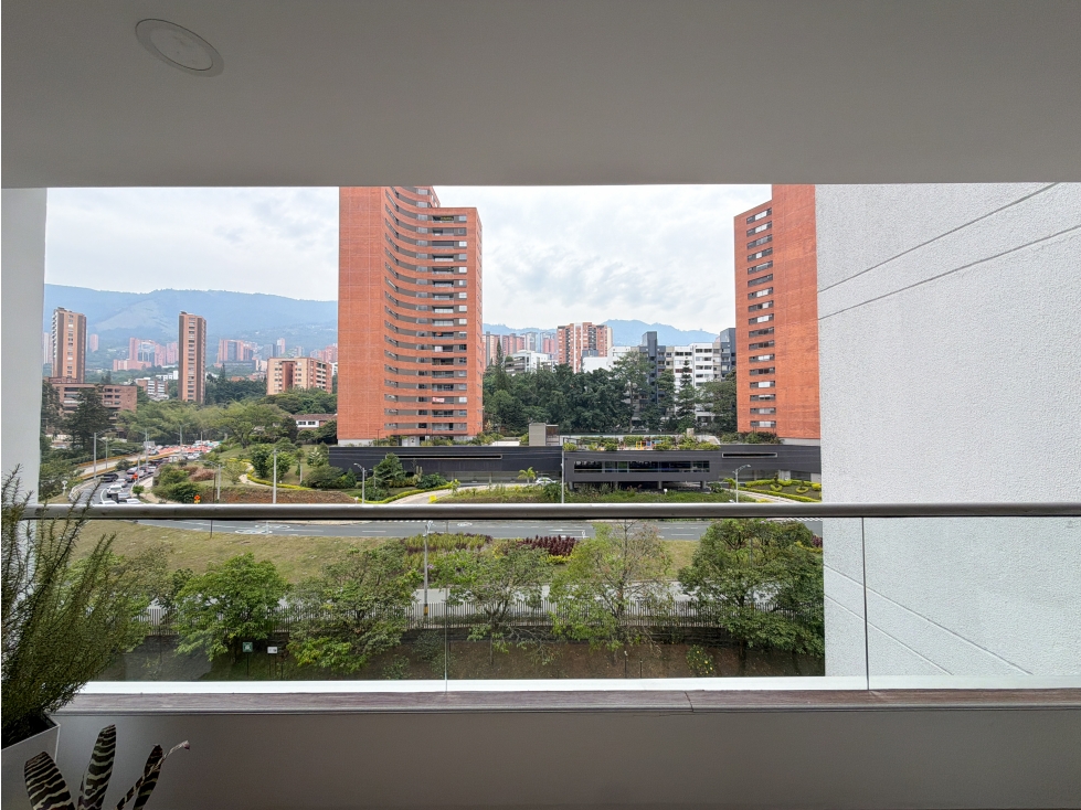 Apartamento en venta en El Poblado, sector Los Balsos 1 — foto 4