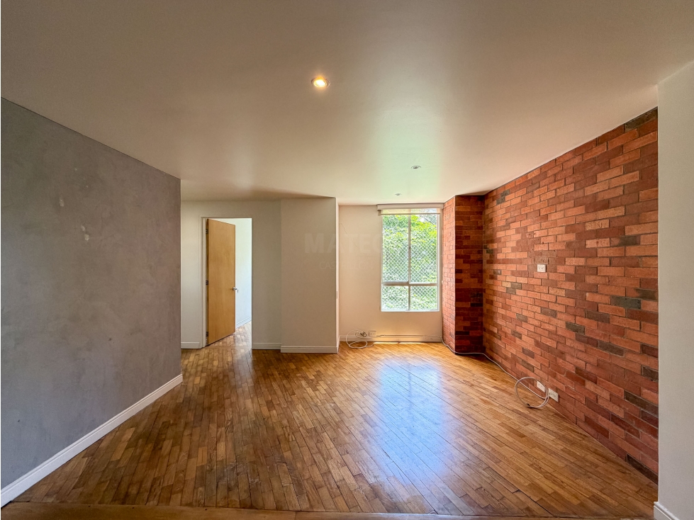 Apartamento Clásico con Terraza para Reformar, en Poblado los Balsos — foto 5