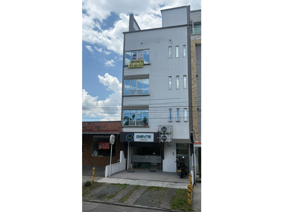Excelente edificio de inversión en venta Barrio Corales, Pereira