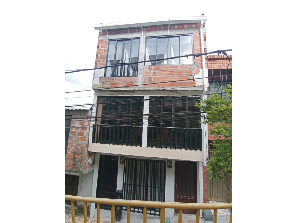 Casa Rentable con 2 Viviendas en Cuba La Albania Pereira