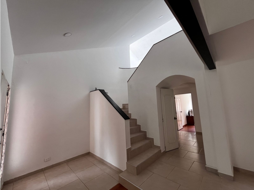 CASA EN VENTA EN BARRIO ALHAMBRA — foto 3
