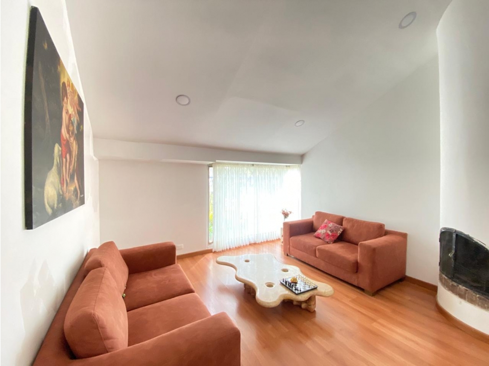 CASA EN VENTA EN BARRIO ALHAMBRA