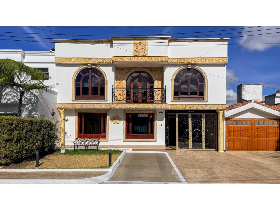 CASA ESTILO ESPAÑOL EN VENTA EN LA ALHAMBRA - 1