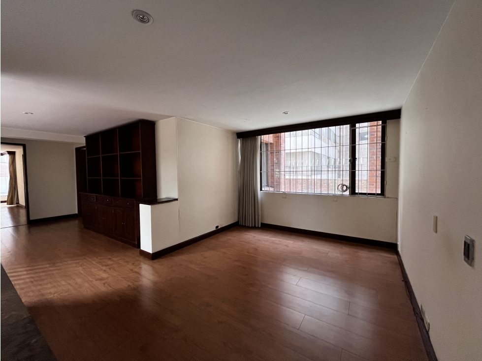 APARTAMENTO DUPLEX EN VENTA CON TERRAZA EN CABRERA PARA REMODELAR (SV) — foto 4