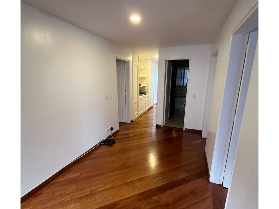 APARTAMENTO EN ARRIENDO CHICO (CALLE 94 CON 13) — foto 6