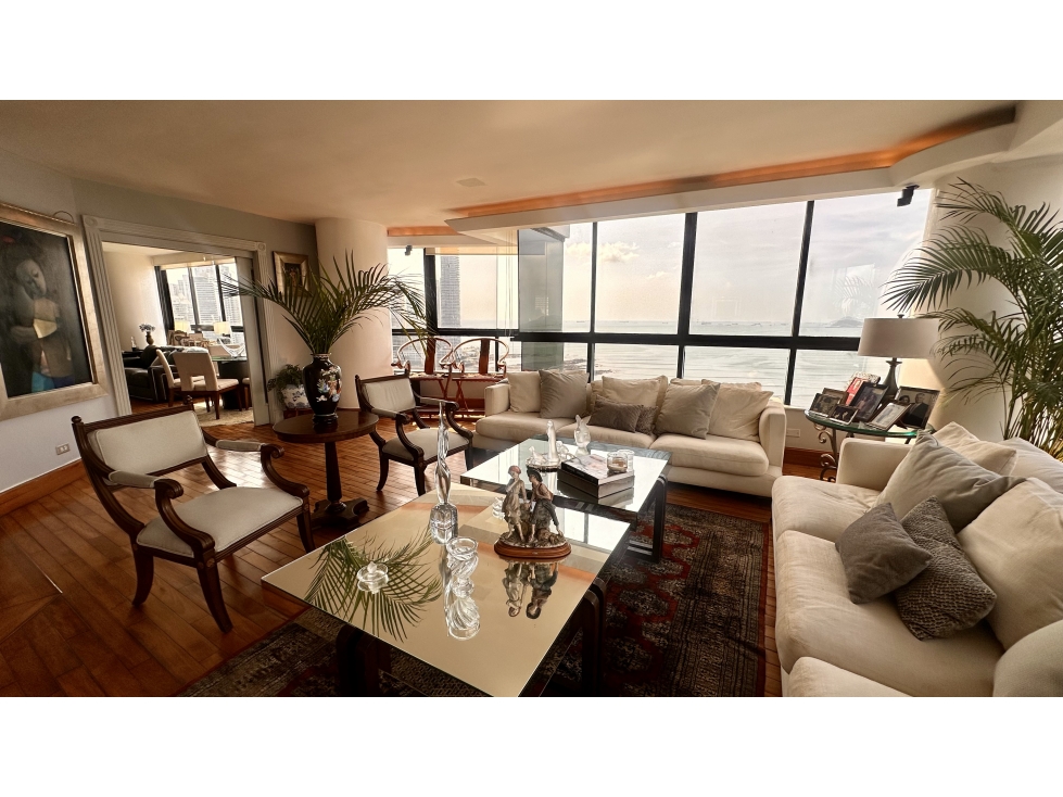 Se vende apartamento en Avenida Balboa, Panamá