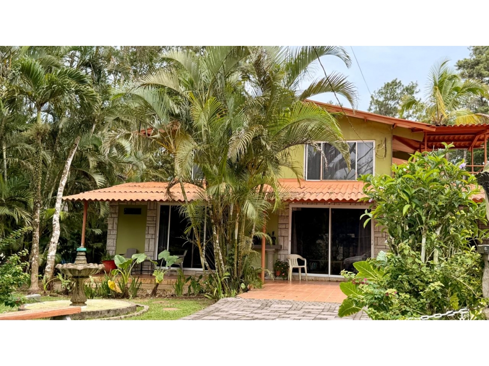 Venta de Casa en El Nido, Cerro Azul.