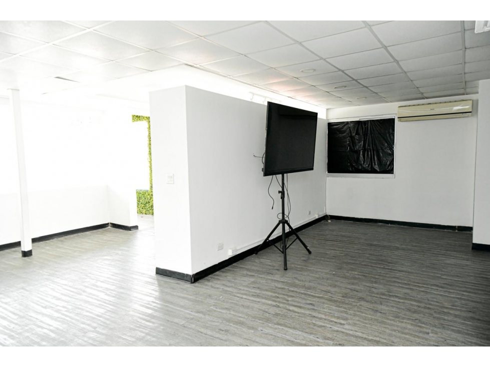 Edificio Comercial en Alquiler - 2